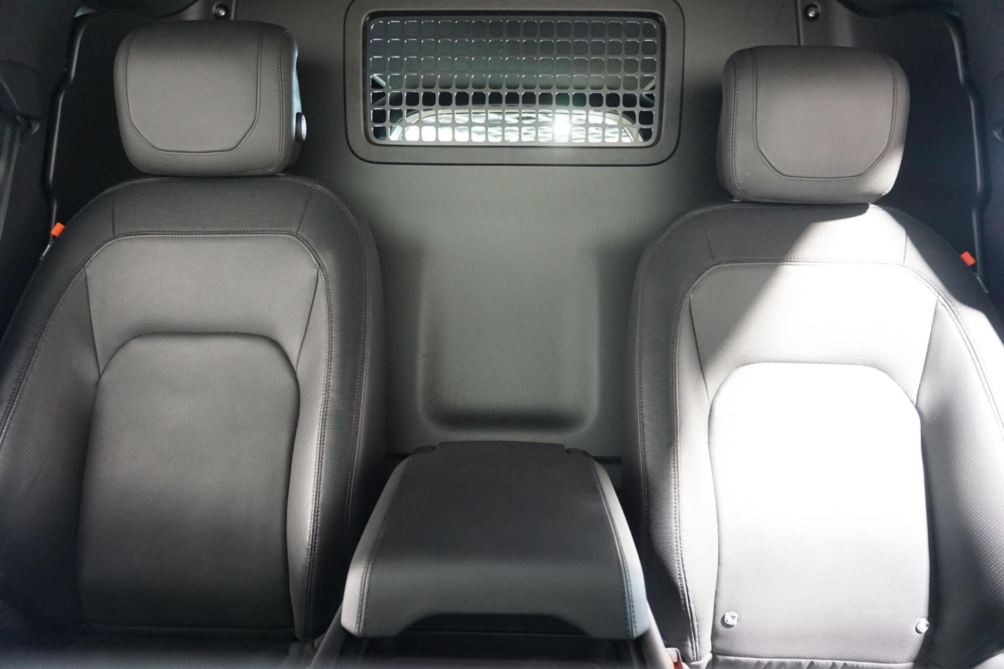 Land Rover Defender 110 3.0 D300 MHEV X-Dynamic HSE Hard Top SUV 5dr Diesel Auto 4WD MWB Euro 6 (s/s) (300 ps)